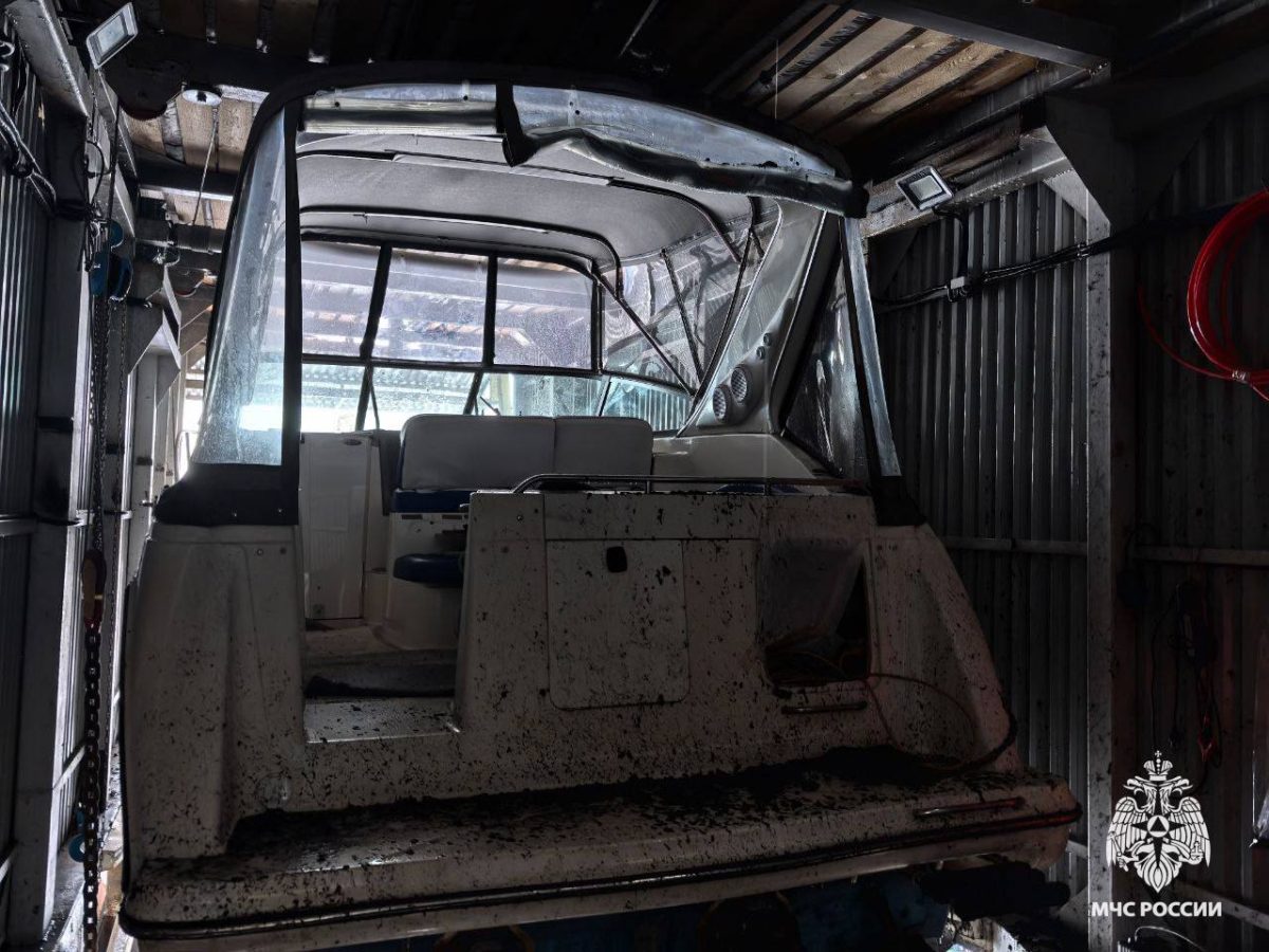 В Тверской области от пожара спасли 6 лодок В Тверской области от пожара спасли 6 лодок