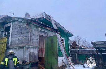 В Тверской области пожарные спасли жилой дом В Тверской области пожарные спасли жилой дом