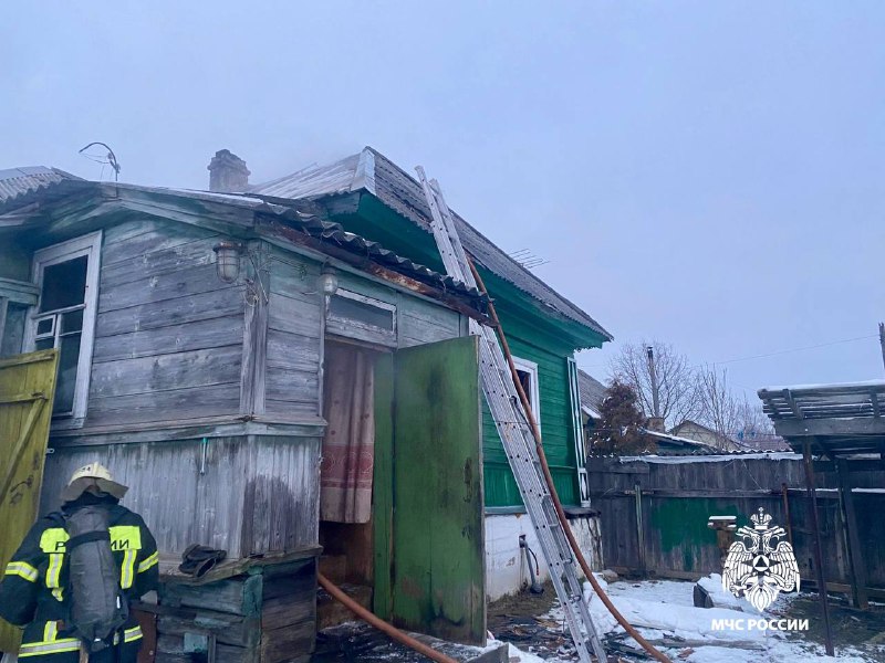 В Тверской области пожарные спасли жилой дом
