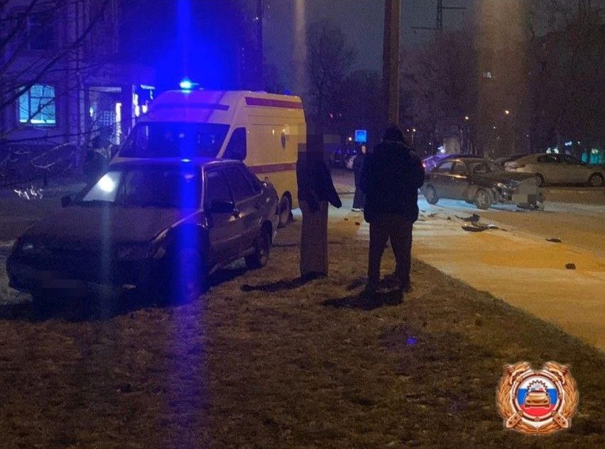 В Твери ВАЗ протаранил Шевролет