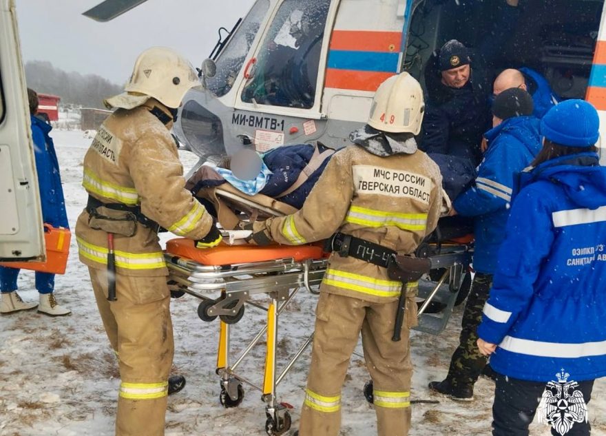 14 февраля вертолет МЧС доставил пациента в больницу