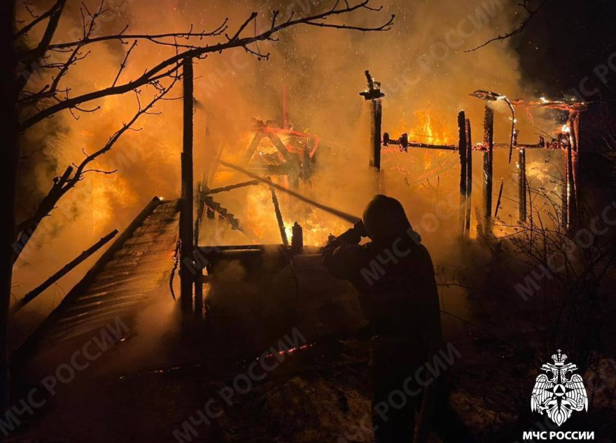 В Тверской области огонь уничтожил дачный дом