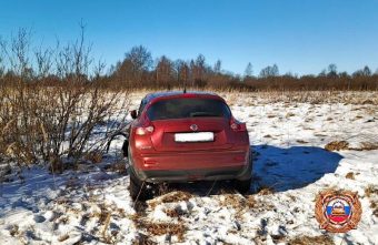 В Тверской области Ниссан вылетел с дороги В Тверской области Ниссан вылетел с дороги