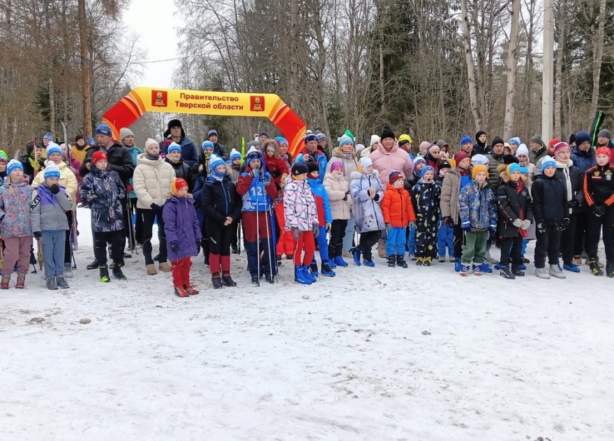 Почти 300 лыжников собрались в Вышневолоцком округе на гонку
