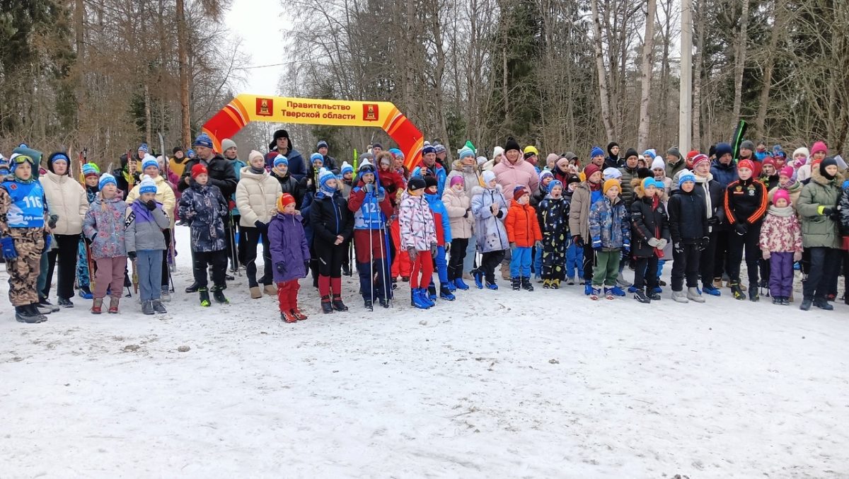 Почти 300 лыжников собрались в Вышневолоцком округе на гонку