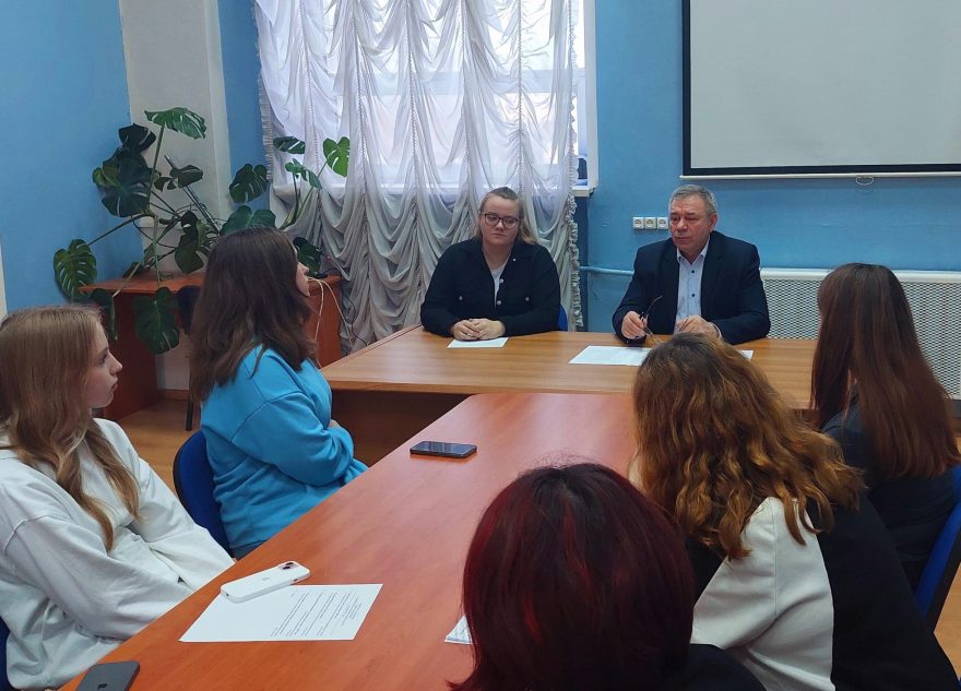 Глава Калязинского округа встретился с молодёжью