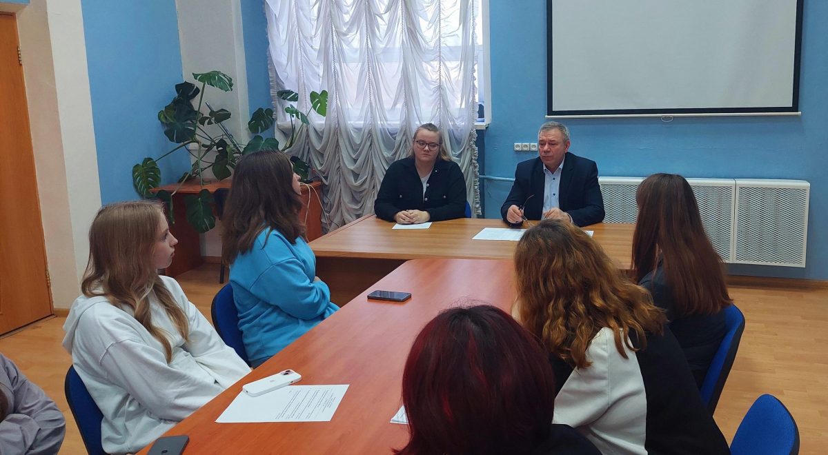 Глава Калязинского округа встретился с молодёжью