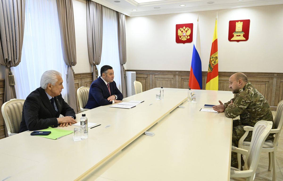 Губернатор Игорь Руденя провёл встречу с участником СВО Алексеем Димаковым