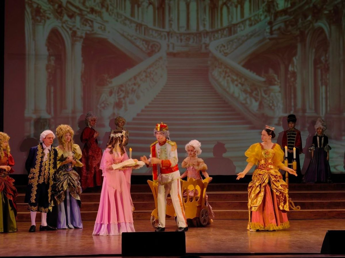 В Лихославле состоялась премьера спектакля "Спящая царевна"