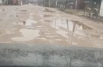 В Тверской области дорога превратилась в опасную полосу препятствий