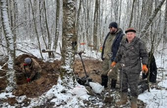 В Тверской области поисковики чудом обнаружили захоронение времен ВОВ В Тверской области поисковики чудом обнаружили захоронение времен ВОВ