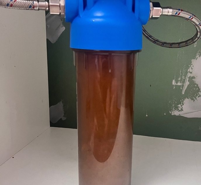 Жители Тверской области моются водой с илом и ржавчиной