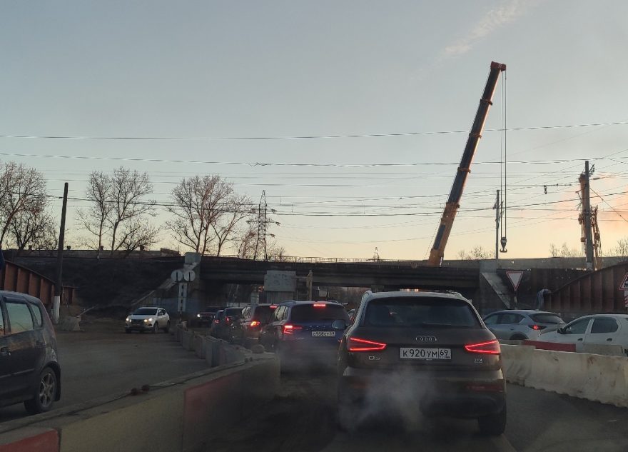 В Твери образовалась огромная пробка на проспекте Ленина