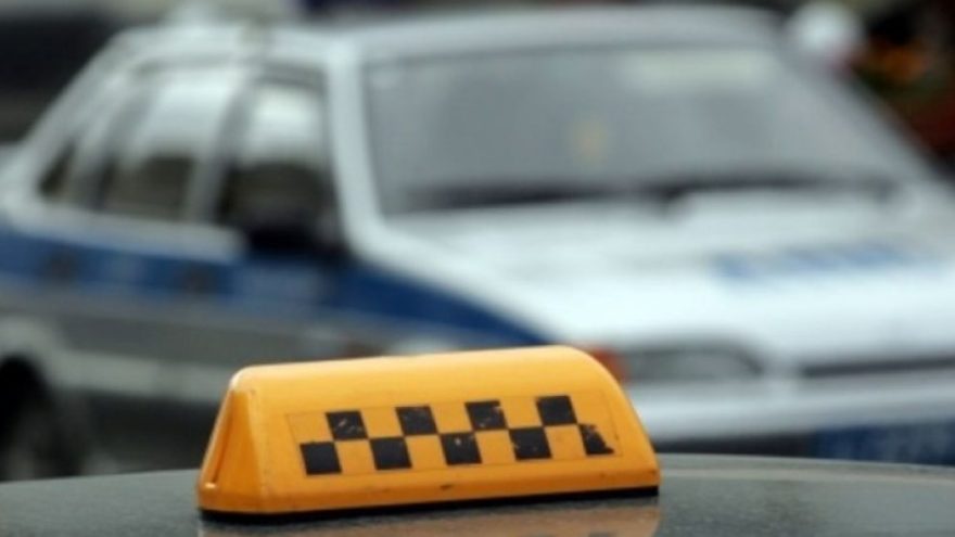В Тверской области добрый таксист возит родителей малышей бесплатно В Тверской области добрый таксист возит родителей малышей бесплатно
