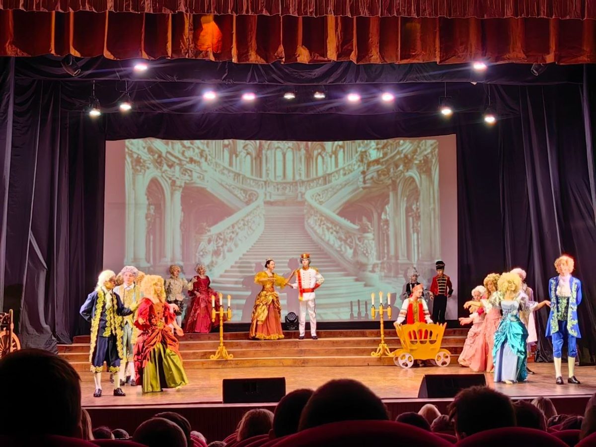 В Лихославле состоялась премьера спектакля "Спящая царевна"