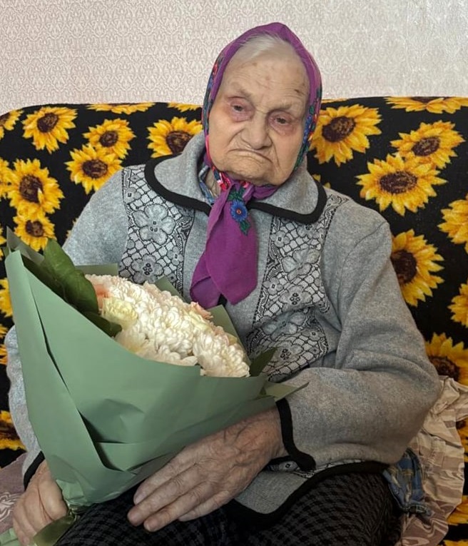 Труженица тыла Зинаида Соловьева из Тверской области отмечает вековой юбилей Труженица тыла Зинаида Соловьева из Тверской области отмечает вековой юбилей
