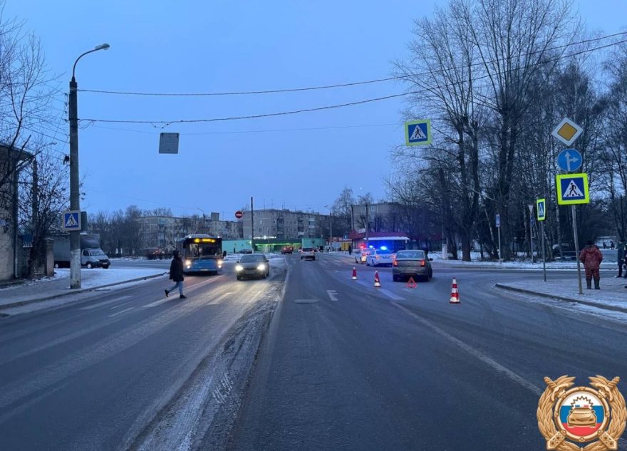 В Твери пенсионер на Логане сбил мужчину на пешеходном переходе В Твери пенсионер на Логане сбил мужчину на пешеходном переходе