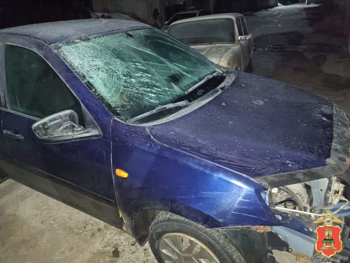 Полицейские задержали водителя, который в Тверской области насмерть сбил пешехода и уехал