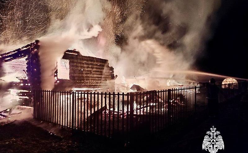Дачный дом сгорел дотла в Тверской области