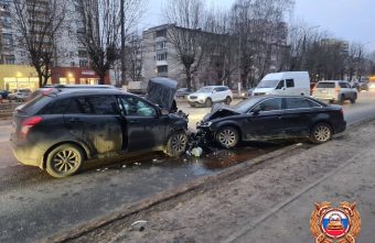 Два человека пострадали в тройном ДТП в Твери Два человека пострадали в тройном ДТП в Твери
