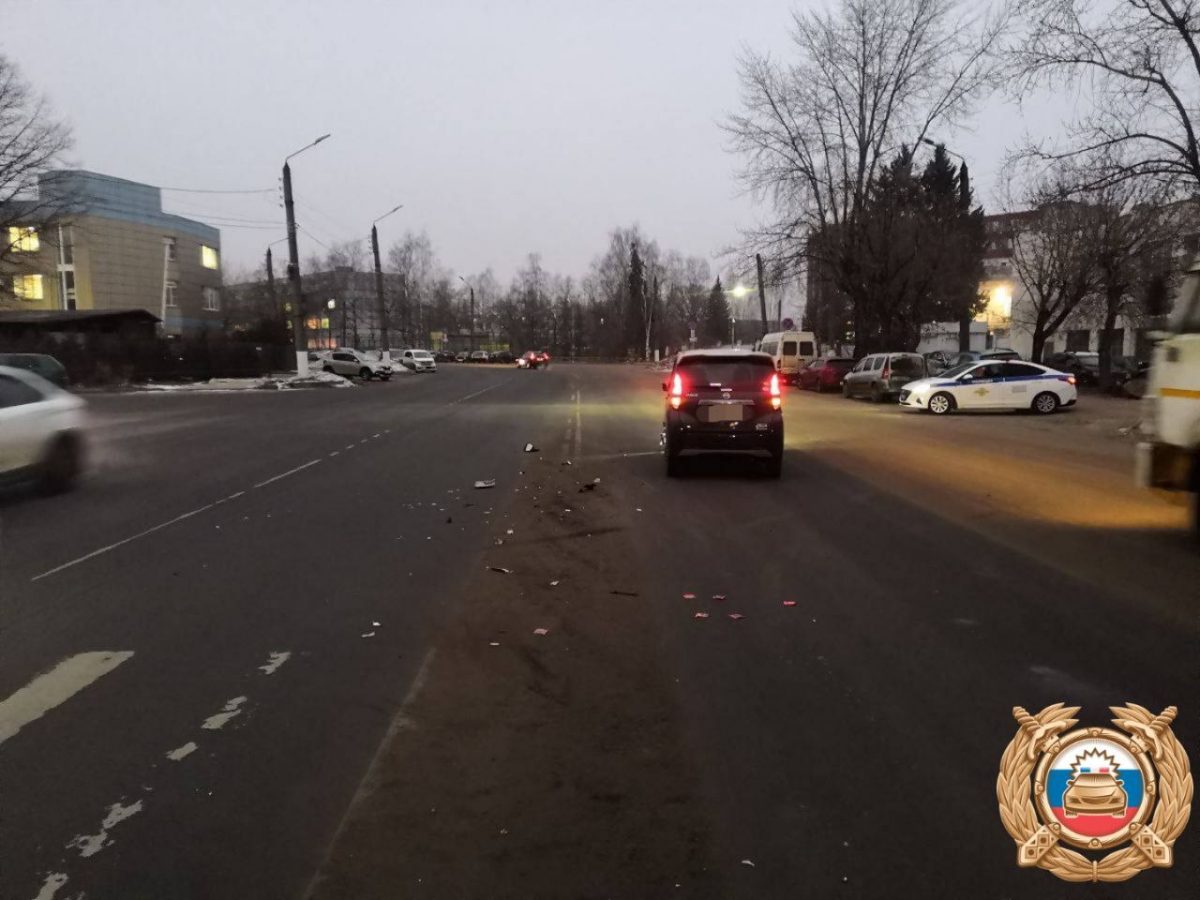 Водитель "Ниссана" сбил пешехода на зебре в Твери