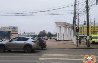 Водитель "Мазды" сбил 17-летнего парня на зебре в Твери Водитель "Мазды" сбил 17-летнего парня на зебре в Твери