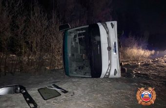 В Тверской области перевернулся автобус, есть пострадавшие