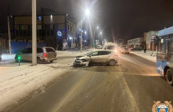 В Твери столкнулись две легковушки, есть пострадавший В Твери столкнулись две легковушки, есть пострадавший