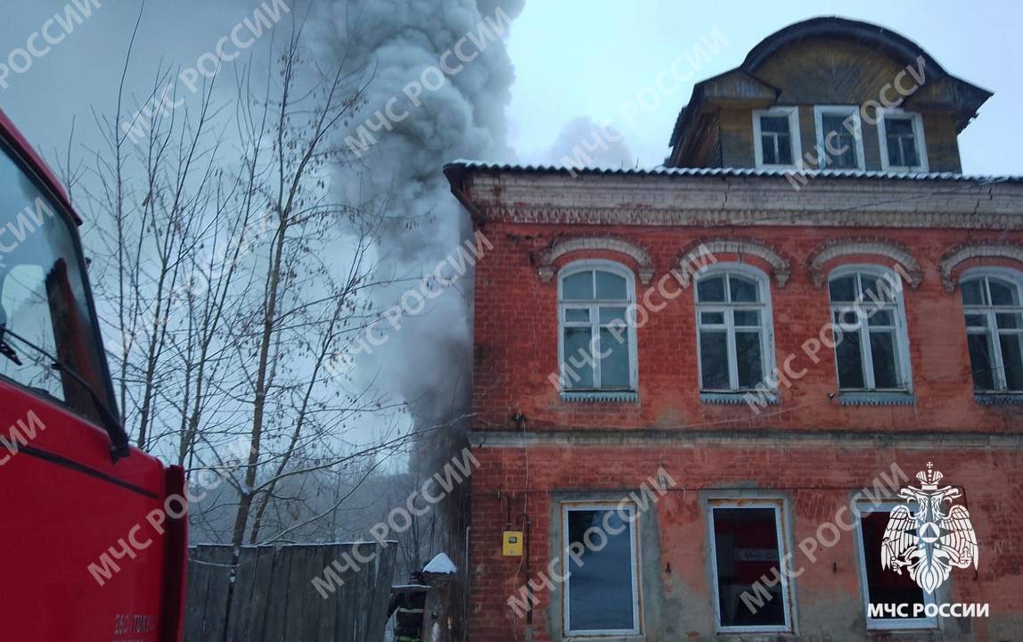 Тело погибшего нашли во время тушения пожара в Тверской области Тело погибшего нашли во время тушения пожара в Тверской области