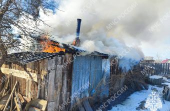 В Тверской области пожарные спасли от огня несколько построек В Тверской области пожарные спасли от огня несколько построек