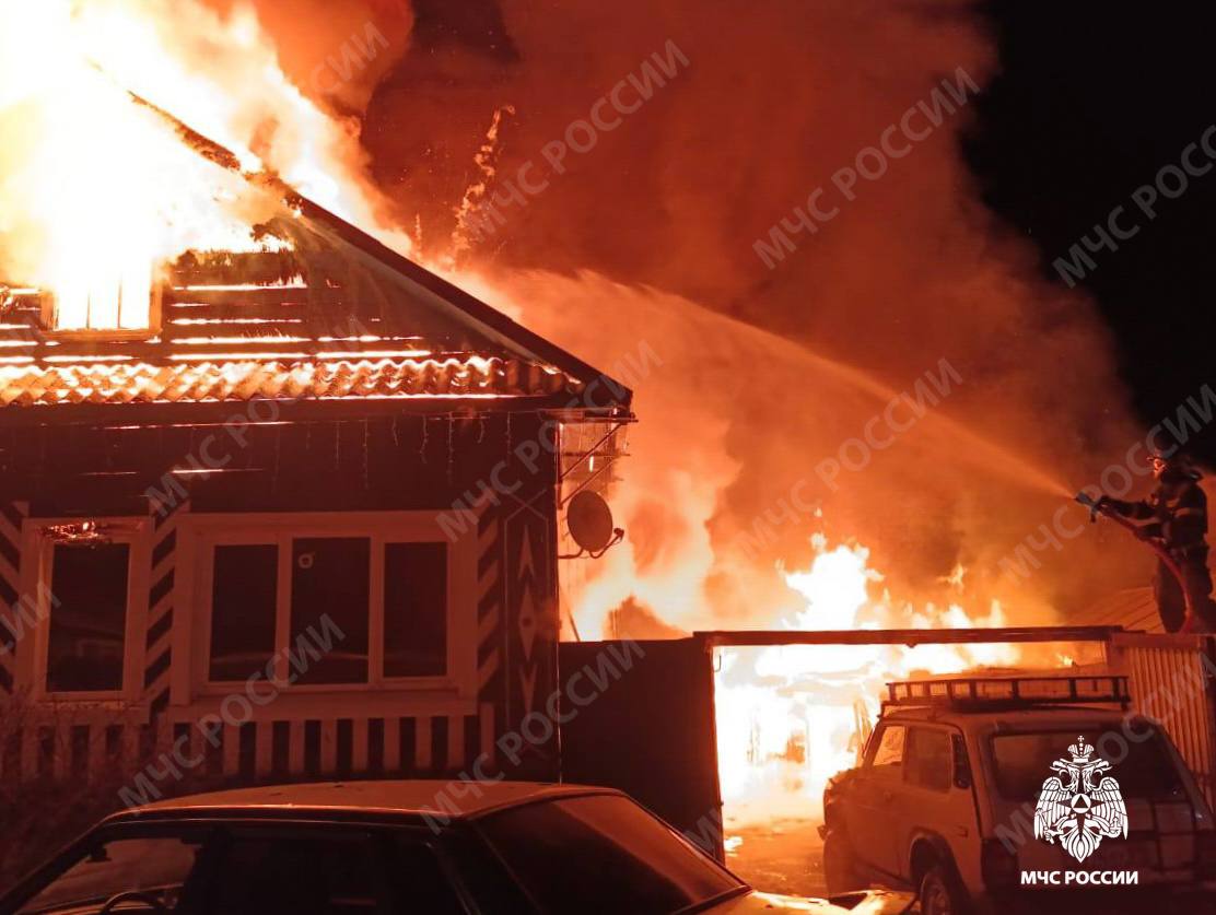 Огонь уничтожил жилой дом в Тверской области