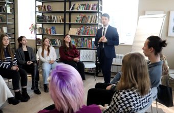 Для студенческой молодежи Твери провели интенсив-семинар о семейных отношениях Для студенческой молодежи Твери провели интенсив-семинар о семейных отношениях