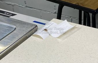 В одном из тверских ресторанов на кассе бегают тараканы В одном из тверских ресторанов на кассе бегают тараканы