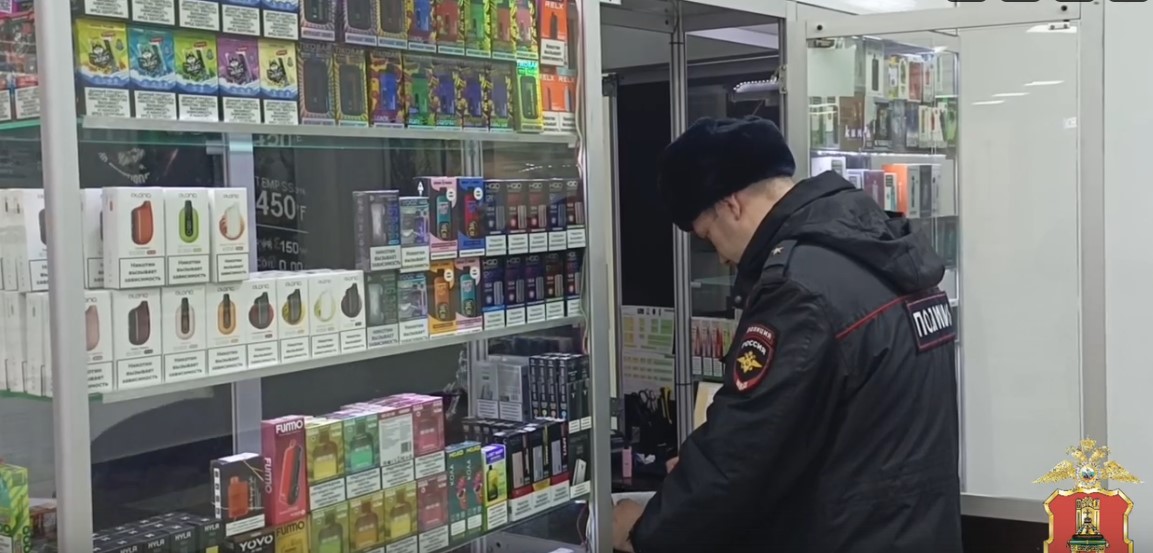 Тверские полицейские пресекли продажу контрафактных "электронок" Тверские полицейские пресекли продажу контрафактных "электронок"