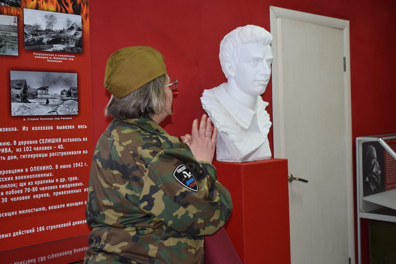 Красноармеец Левин закрыл своим телом амбразуру дзота за год до подвига Александра Матросова