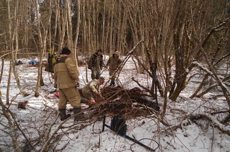 В Тверской области поисковики подняли останки шести неизвестных советских бойцов В Тверской области поисковики подняли останки шести неизвестных советских бойцов