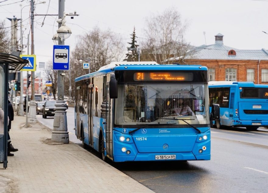В Тверской области утвердили льготные категории граждан, для которых с 1 апреля вводится бесплатный проезд в общественном транспорте