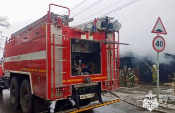 В Тверской области загорелся двухквартирный дом