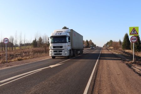 На дорогах Тверской области временно ограничат движение грузовых автомобилей На дорогах Тверской области временно ограничат движение грузовых автомобилей