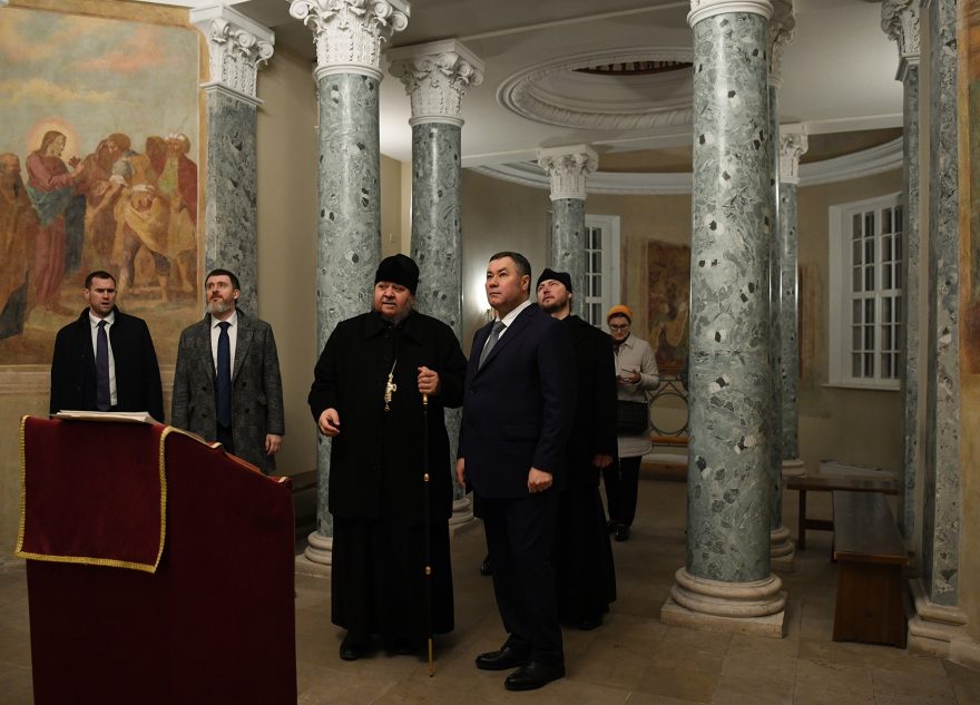 Губернатор Игорь Руденя посетил храмы в Торжке 