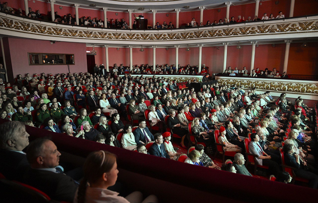 В Твери прошло торжественное мероприятие в честь Международного женского дня
