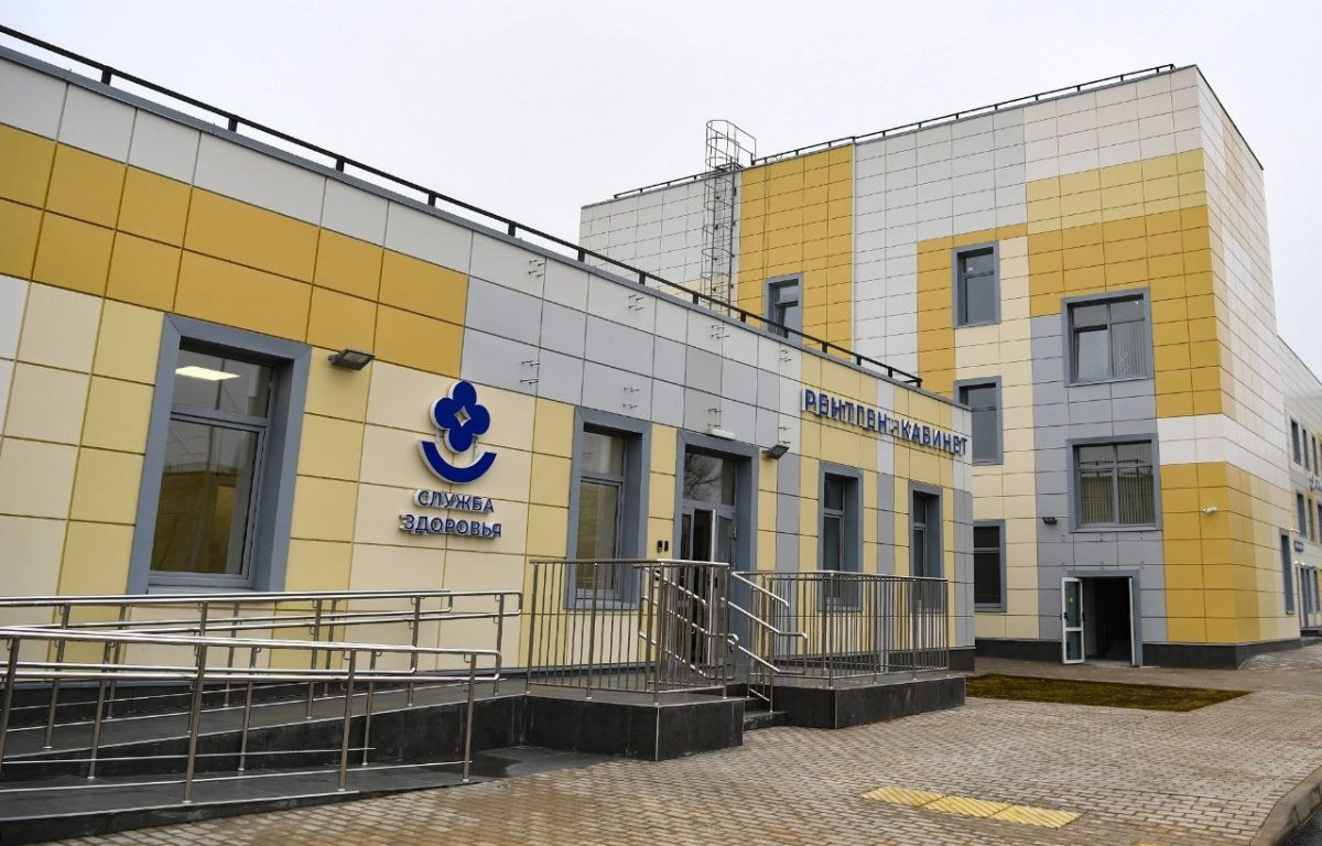Игорь Руденя в Торжке проинспектировал строительство детской поликлиники