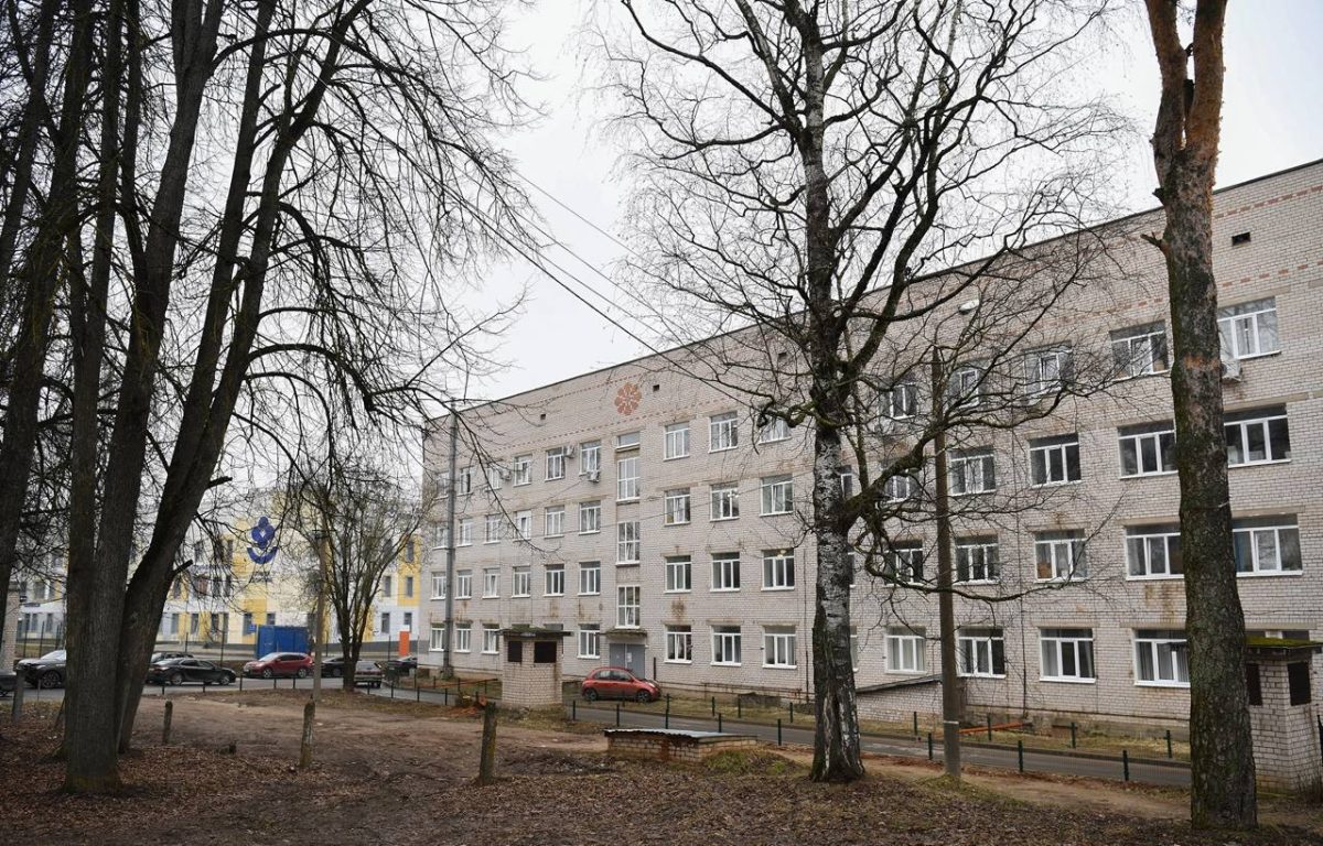 Игорь Руденя в Торжке проинспектировал строительство детской поликлиники