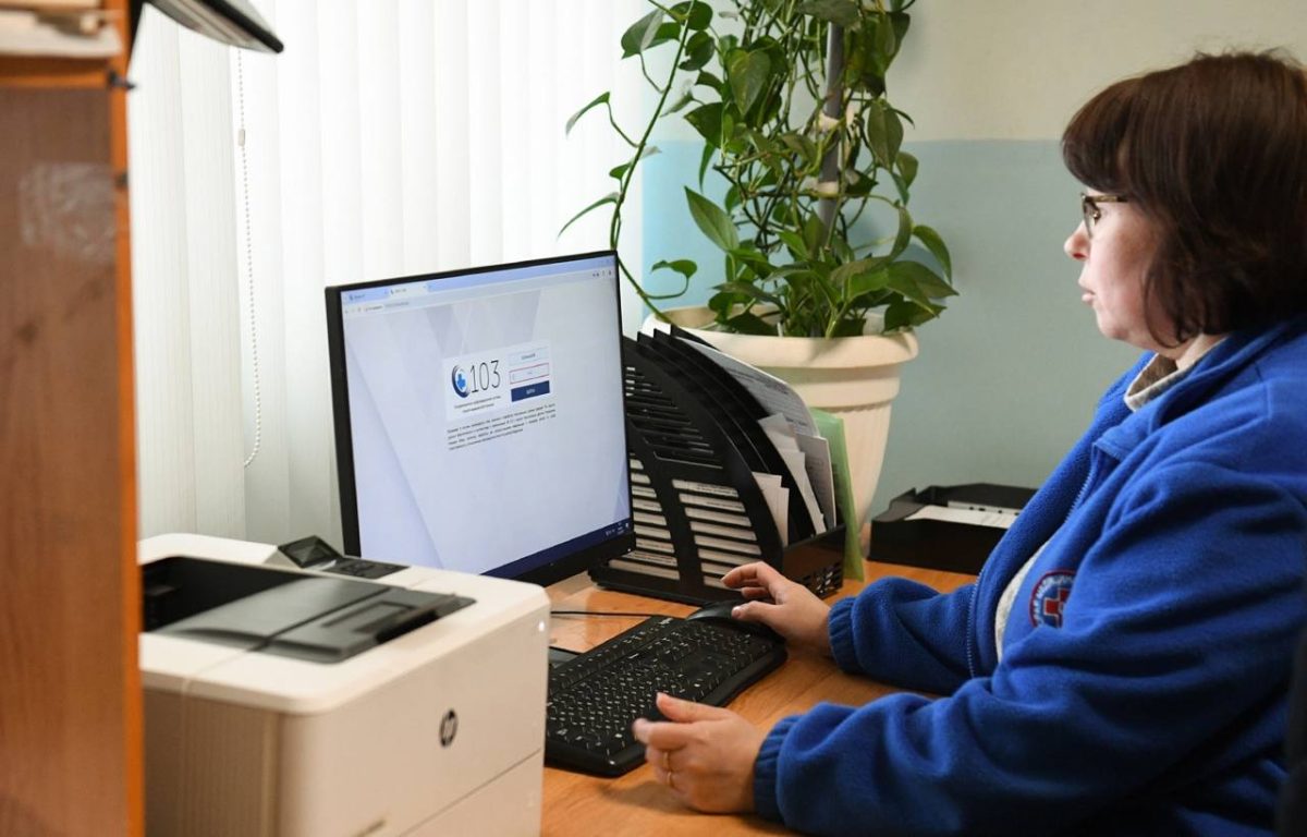 Игорь Руденя в Торжке проинспектировал строительство детской поликлиники