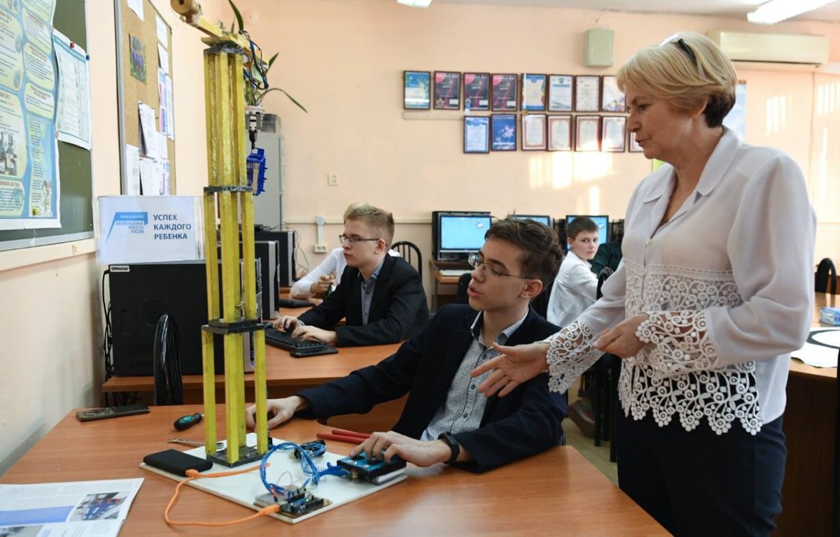 Посещая школу имени героя России Василия Клещенко в Торжке, губернатор дал ряд поручений