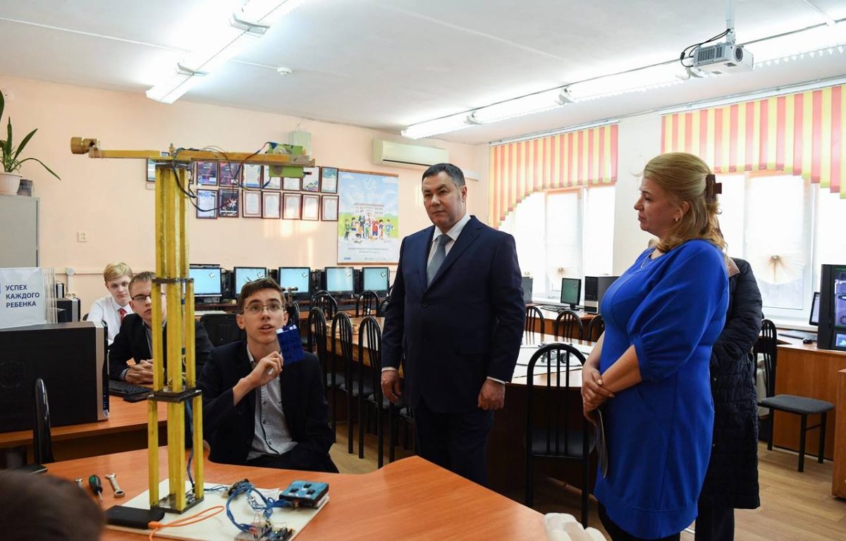 Посещая школу имени героя России Василия Клещенко в Торжке, губернатор дал ряд поручений