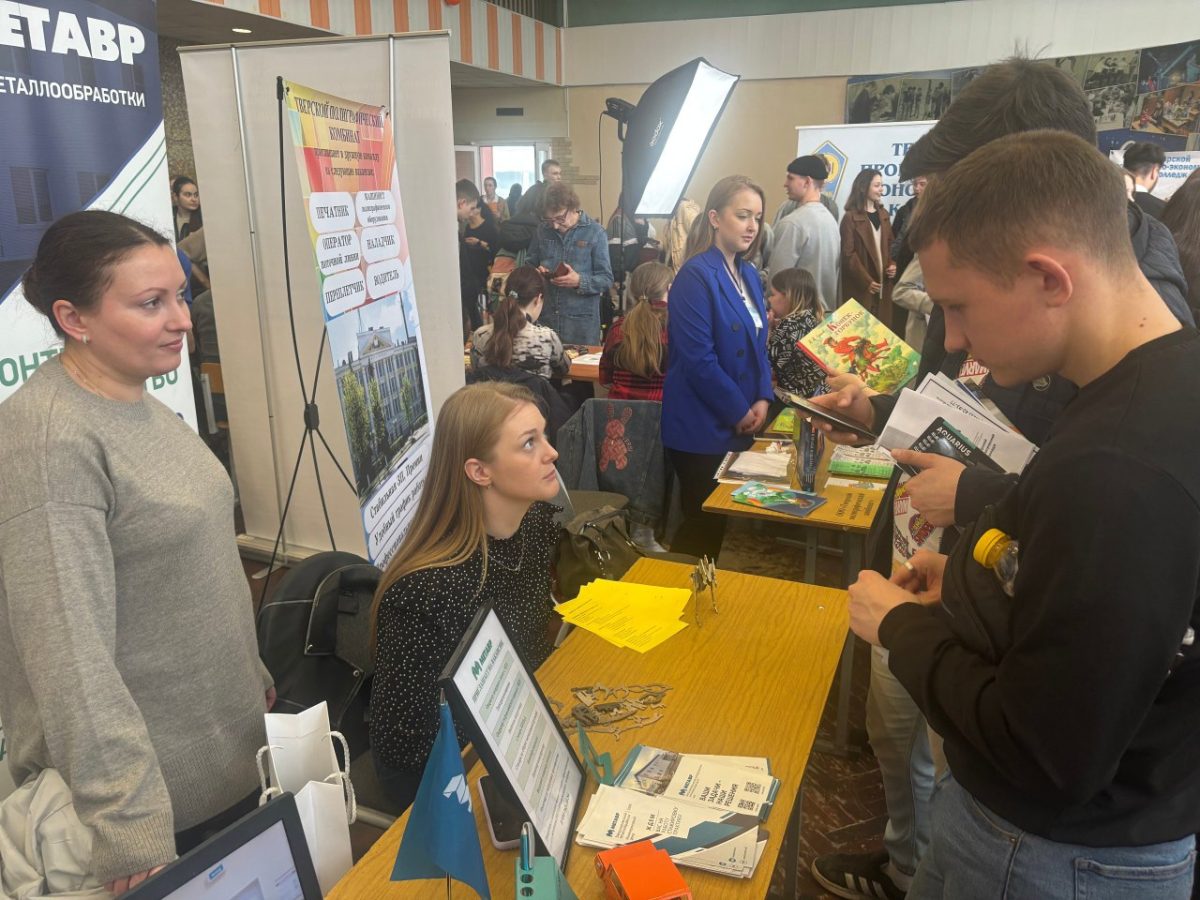 Около 2 000 вакансий предложат жителям Тверской области