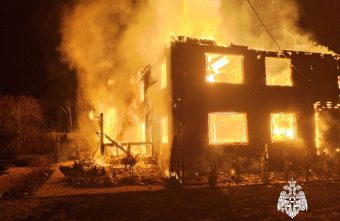 В Тверской области сгорел дачный дом В Тверской области сгорел дачный дом