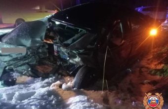 Три человека пострадали в столкновении "Фольксвагена" и "Лады" в Тверской области