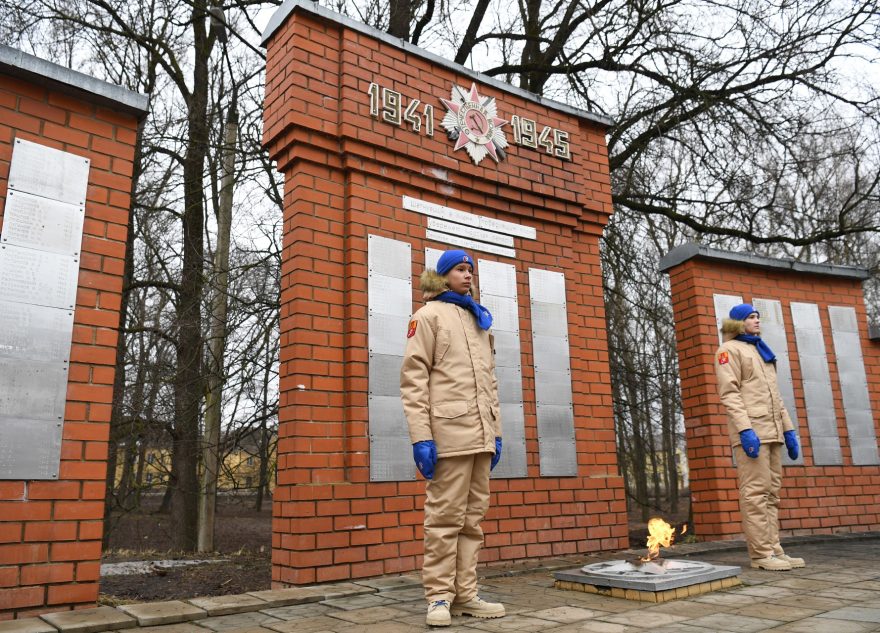 Игорь Руденя в Торжке почтил память защитников Отечества